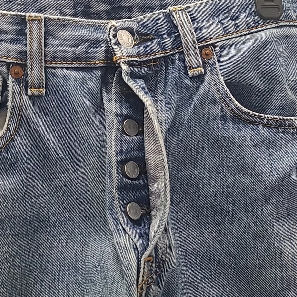 Levi's Men's Faded Blue Bootcut Jeans